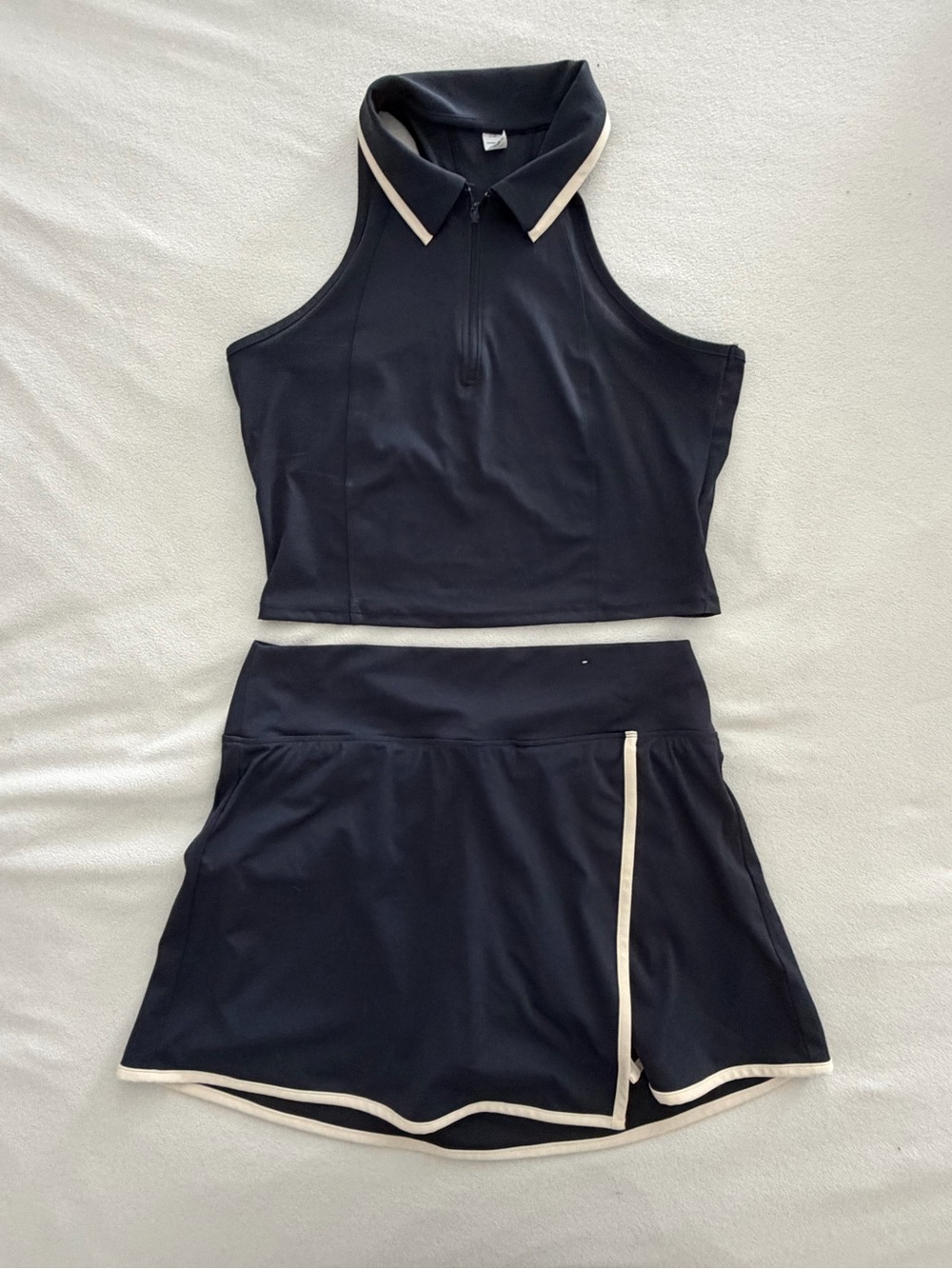 Old Navy Active Athletic Set (Large) - Never worn!